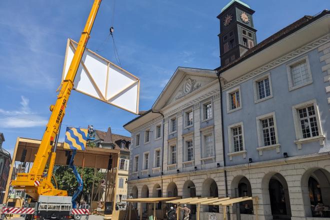 Aufbau der Leinwand.